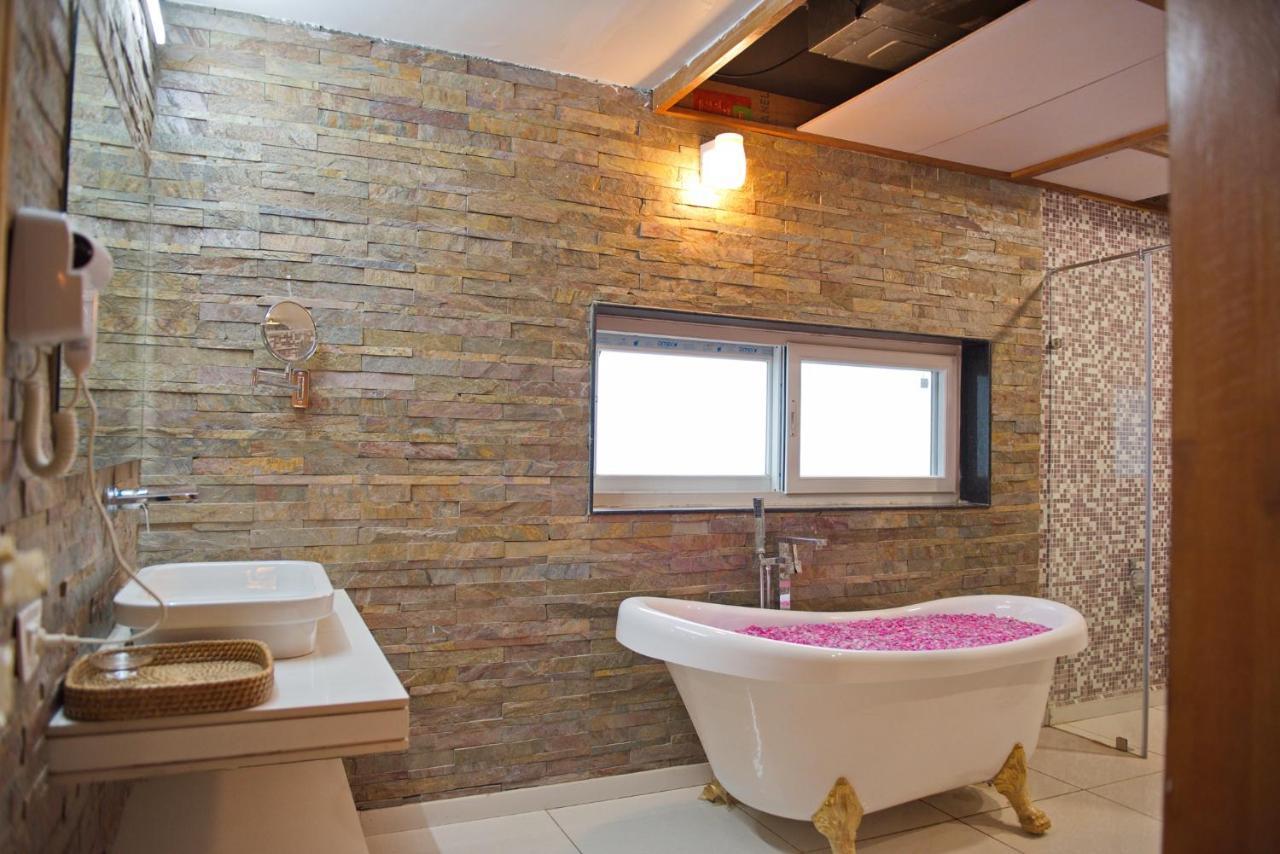 Wild Rose Resort & Spa Pushkar Extérieur photo