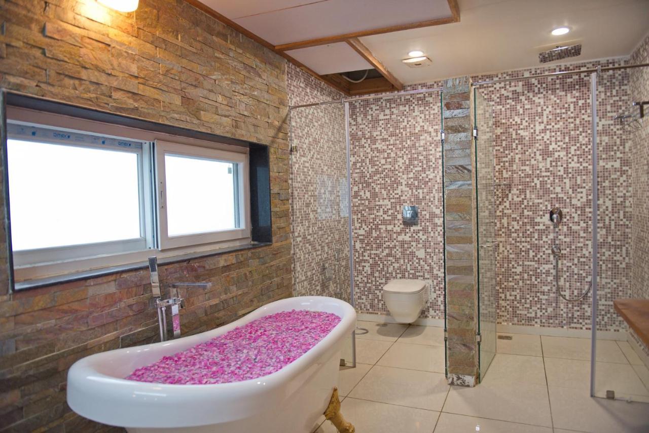 Wild Rose Resort & Spa Pushkar Extérieur photo